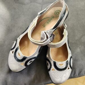 NAOT Rongo Mary Jane Flats. EU 39